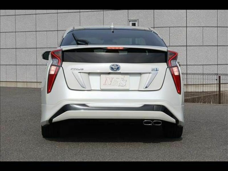 PRIUS-4