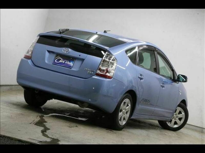 PRIUS-11