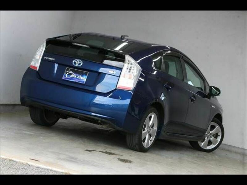 PRIUS-11