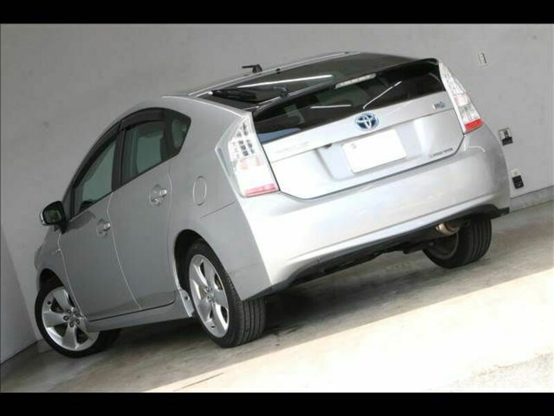 PRIUS-10