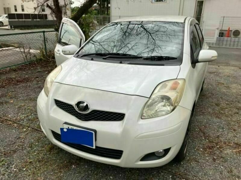 TOYOTA　VITZ