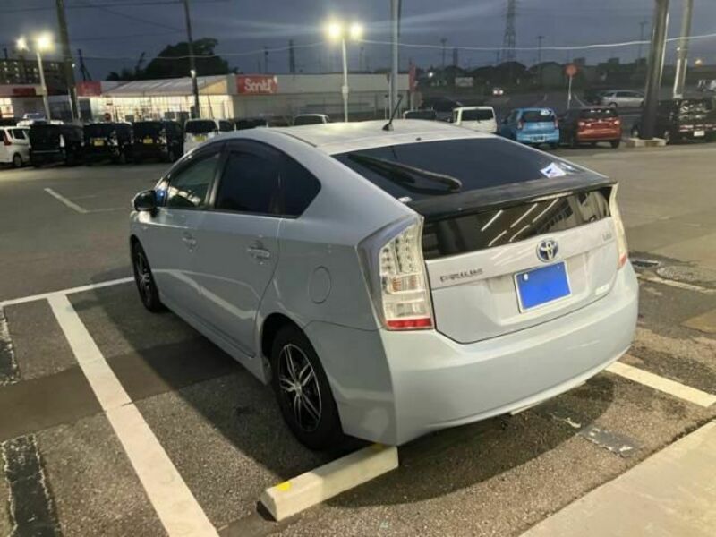 PRIUS-3