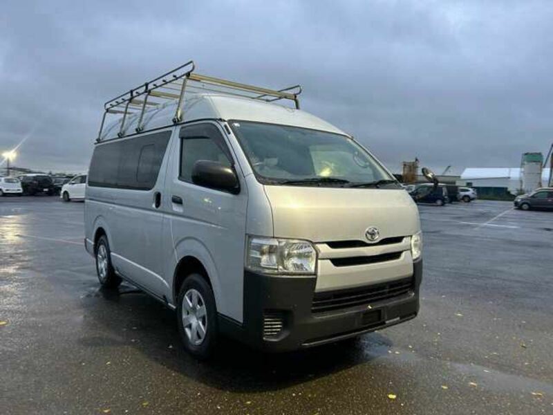 HIACE VAN-1