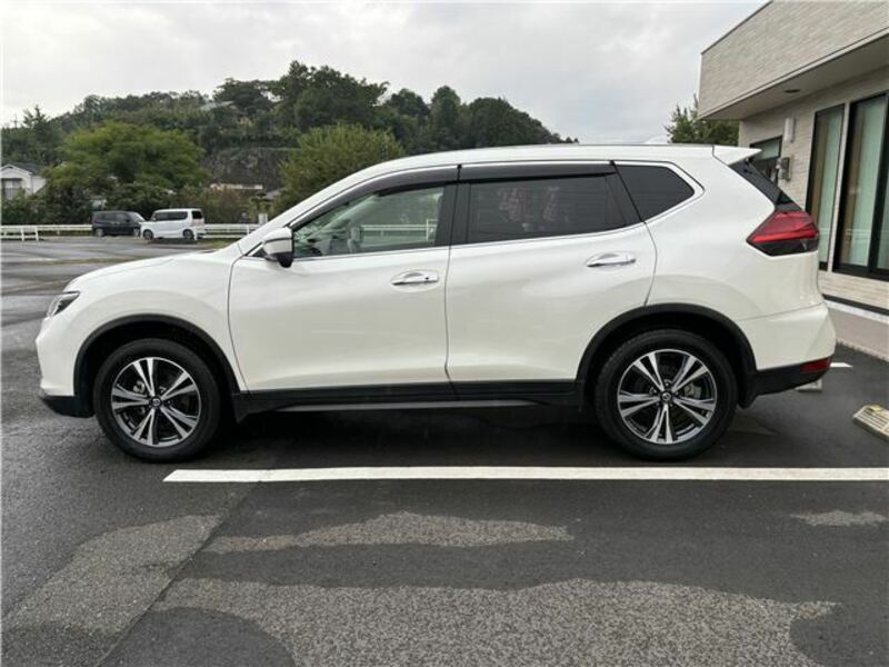 X-TRAIL-7