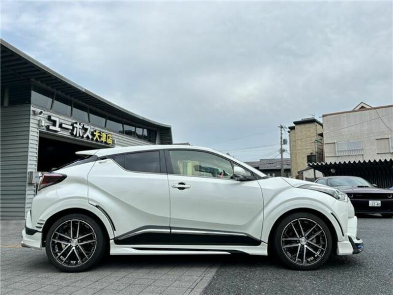 C-HR-12