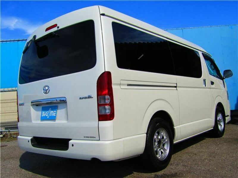 HIACE VAN-1