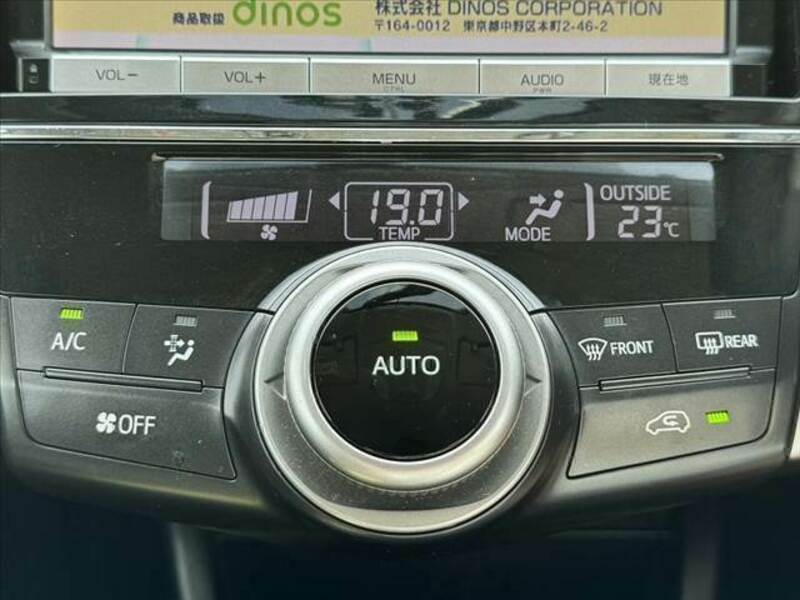 PRIUS ALPHA-7