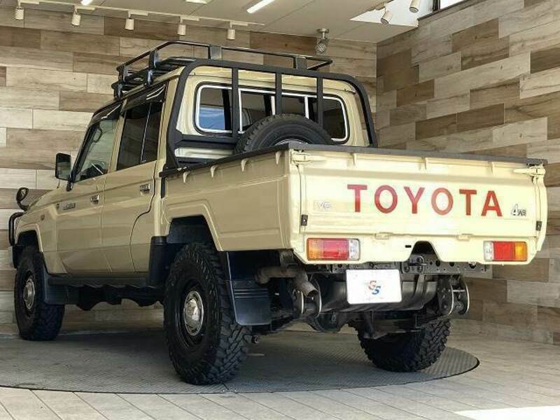 LAND CRUISER-15