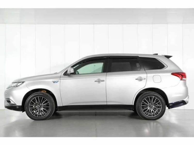 OUTLANDER PHEV-2