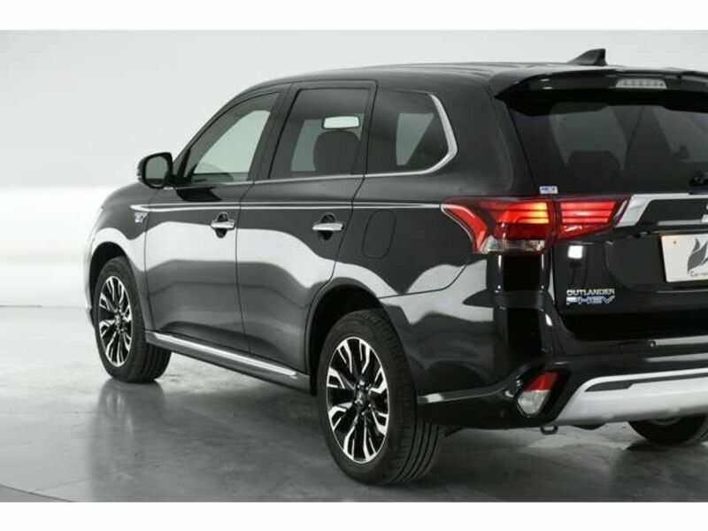 OUTLANDER PHEV-12