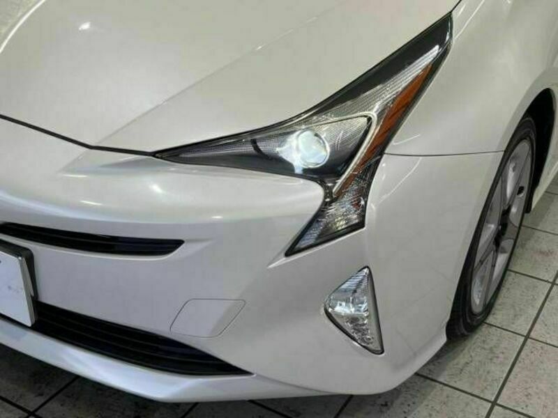 PRIUS-12