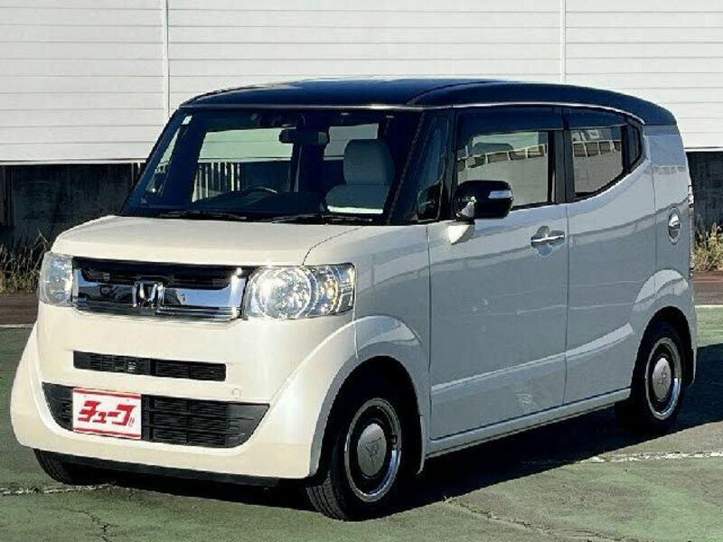 HONDA N BOX SLASH