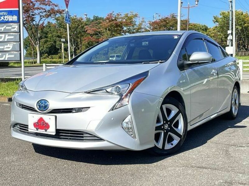 TOYOTA　PRIUS