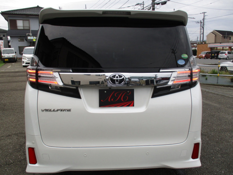 VELLFIRE-1