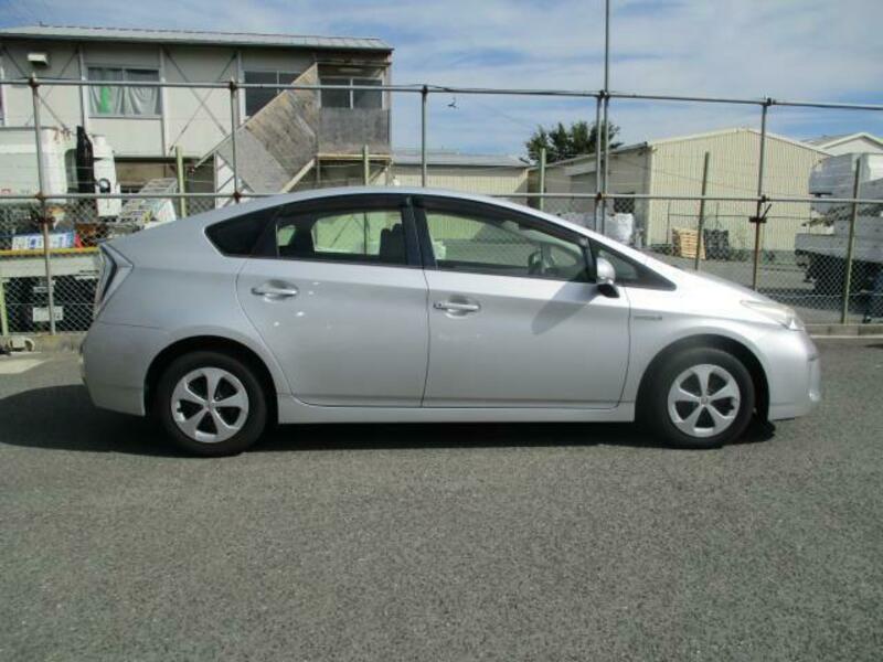 PRIUS-3