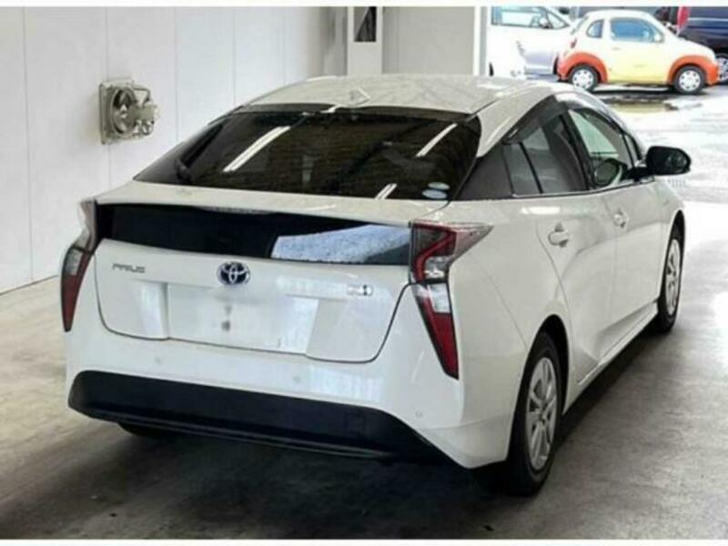 PRIUS-4