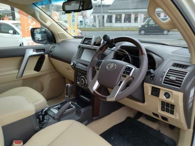 LAND CRUISER PRADO-9