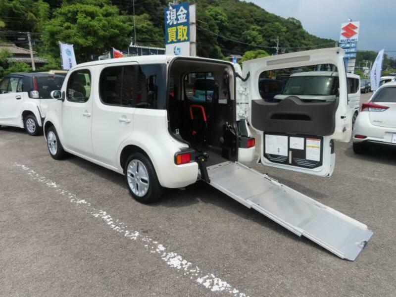 NISSAN　CUBE