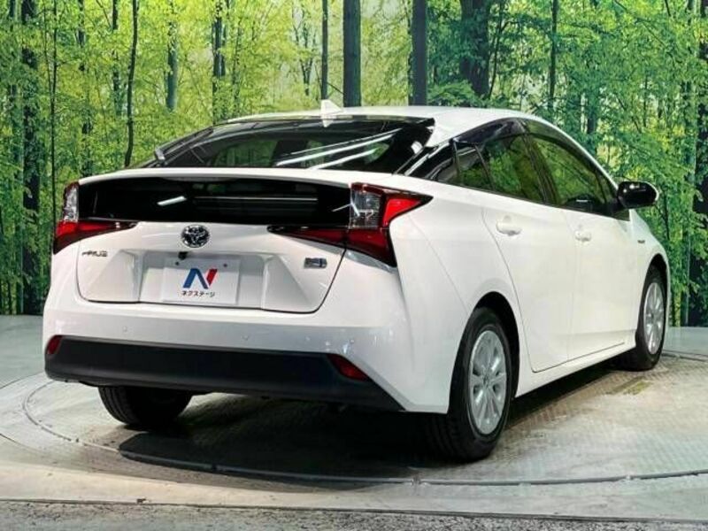 PRIUS-17