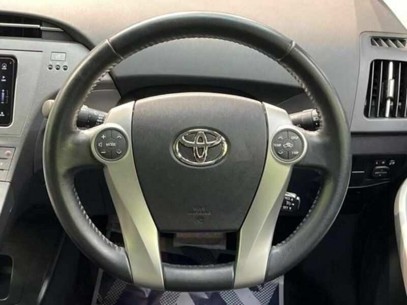 PRIUS-11