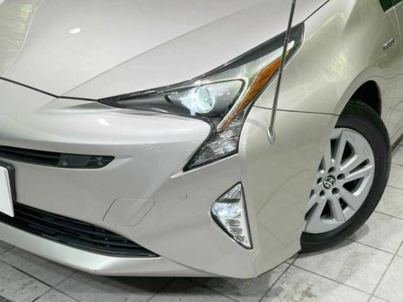 PRIUS-12