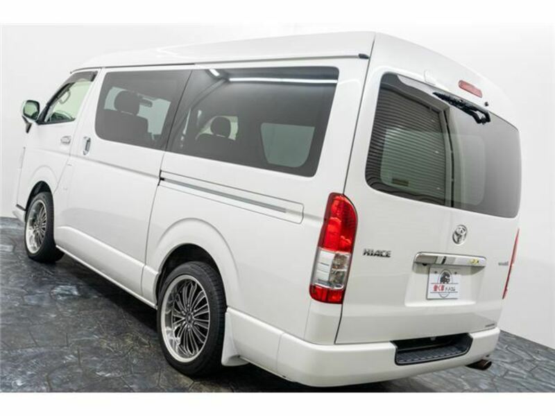 HIACE VAN-13