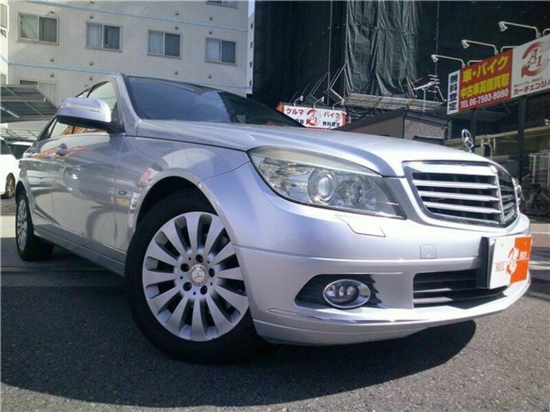 MERCEDES-BENZ　C-CLASS