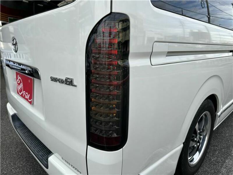 HIACE-8