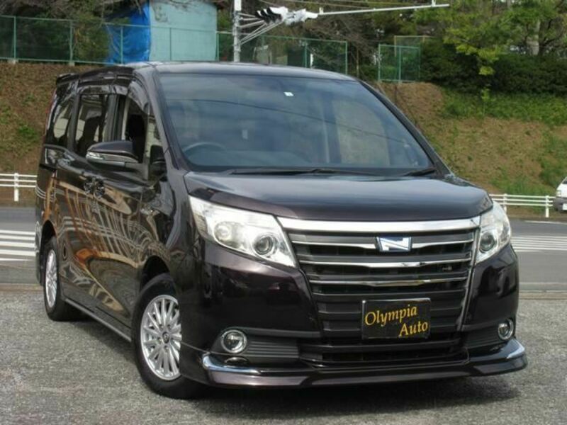 TOYOTA　NOAH