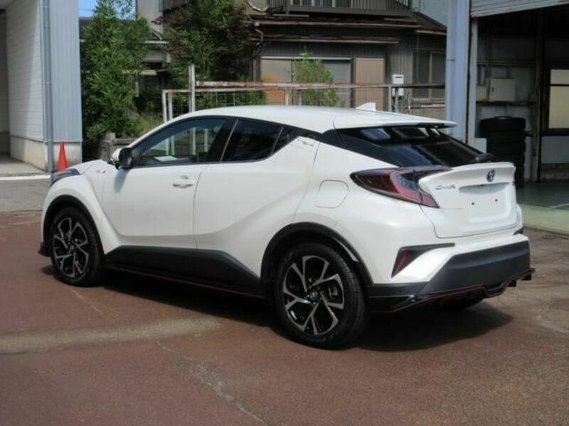 C-HR-8