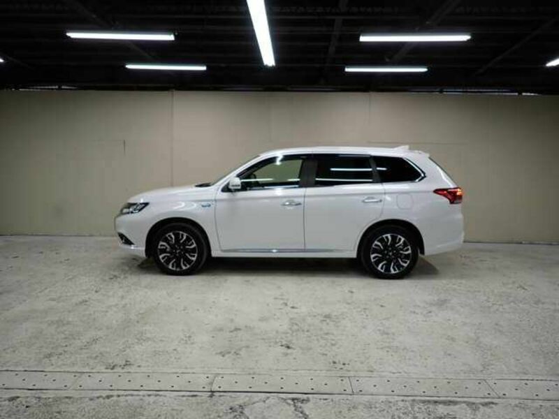 OUTLANDER PHEV-8