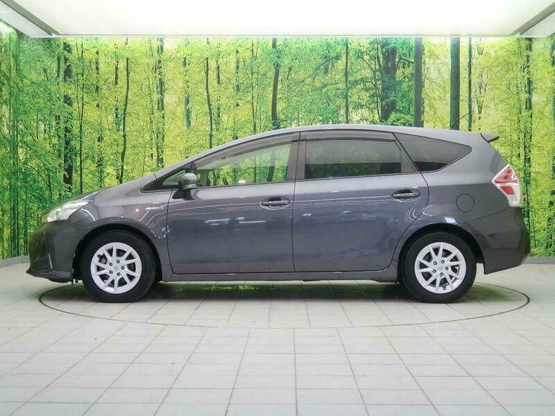 PRIUS ALPHA-3