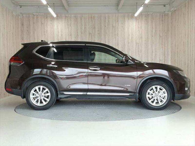 X-TRAIL-17