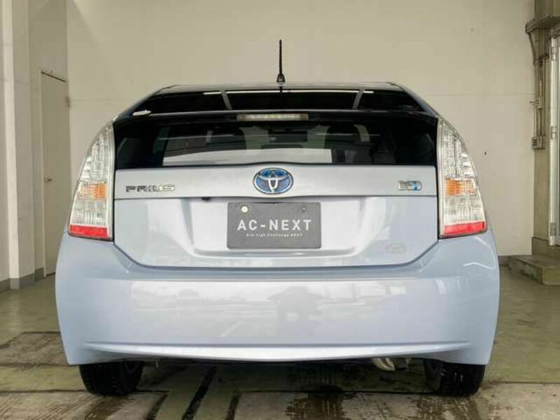 PRIUS-4