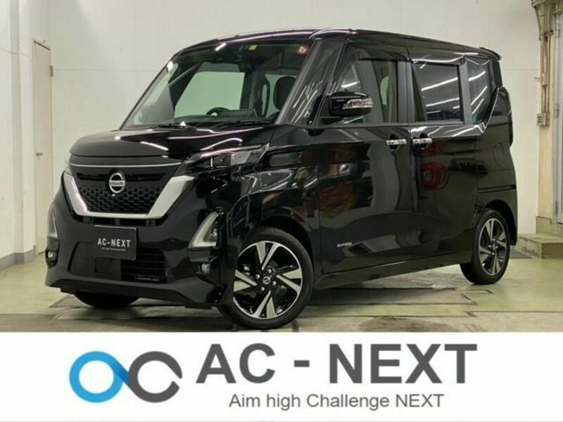 NISSAN　ROOX