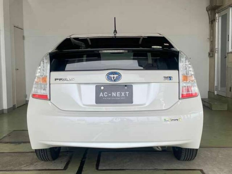 PRIUS-4