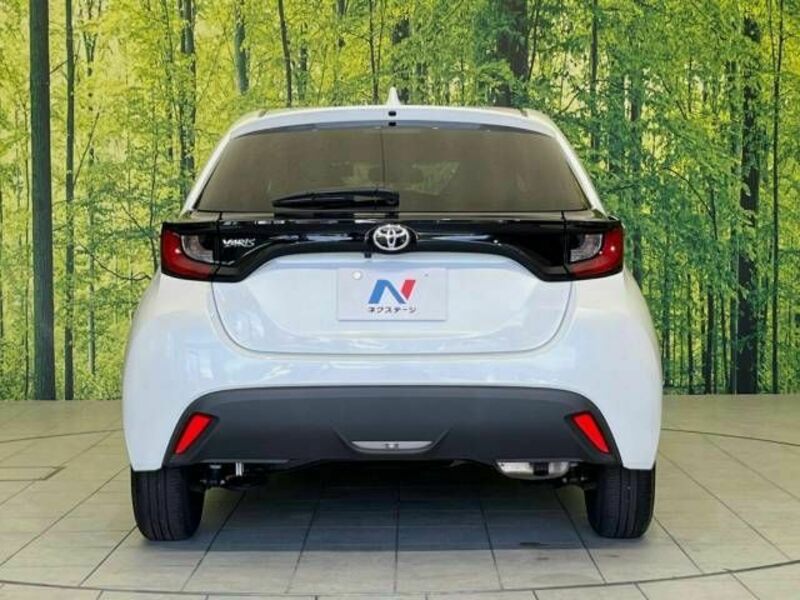 YARIS-15