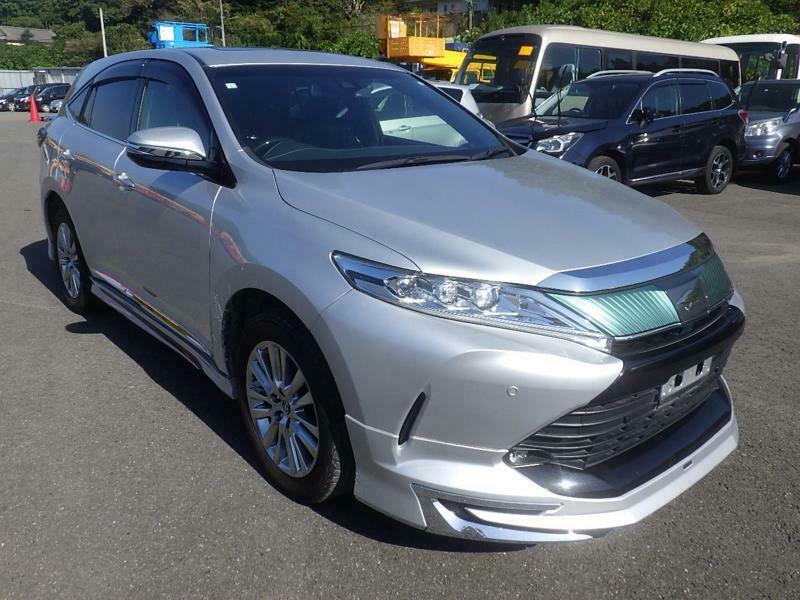 TOYOTA　HARRIER