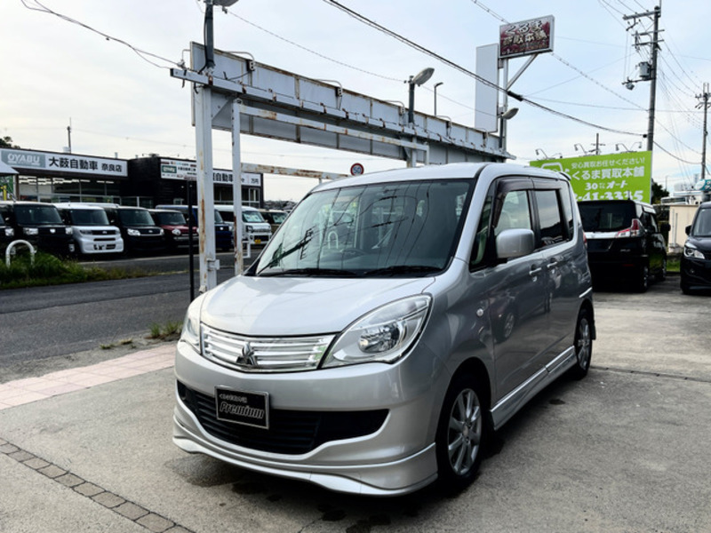 MITSUBISHI　DELICA D2