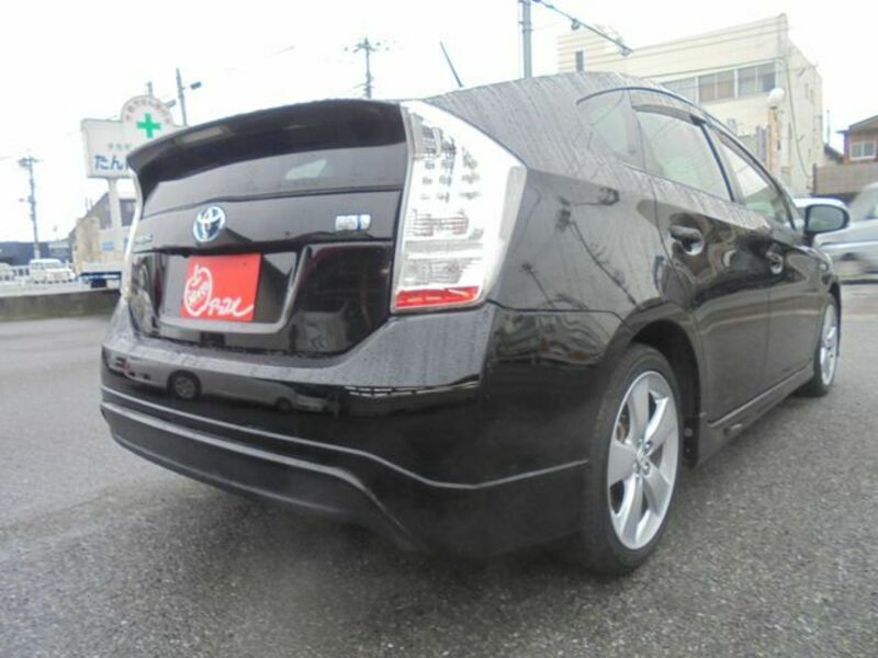 PRIUS-4