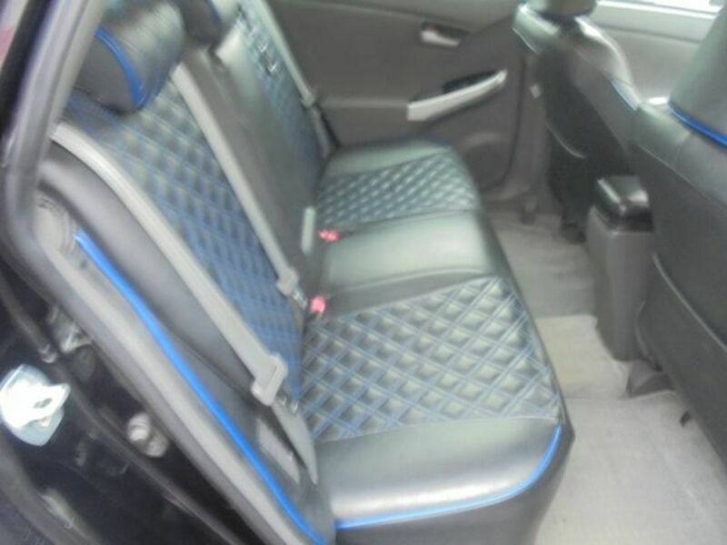 PRIUS-6