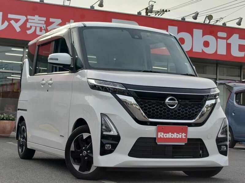 NISSAN　ROOX