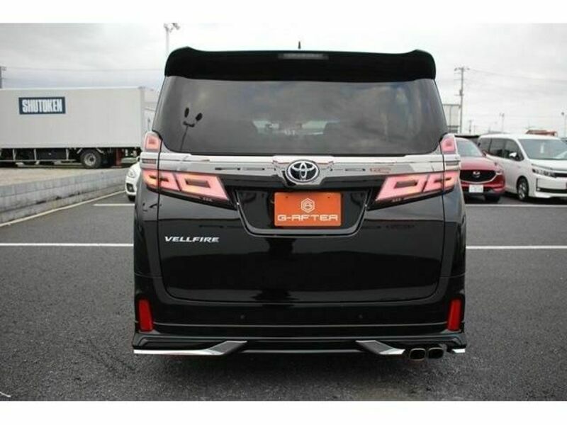 VELLFIRE-9