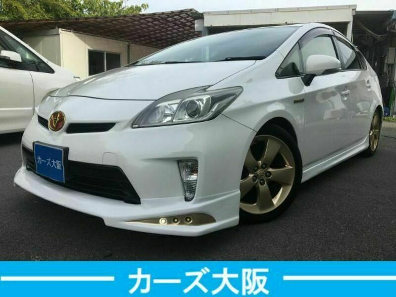 TOYOTA　PRIUS