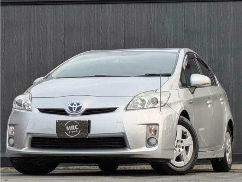 TOYOTA　PRIUS