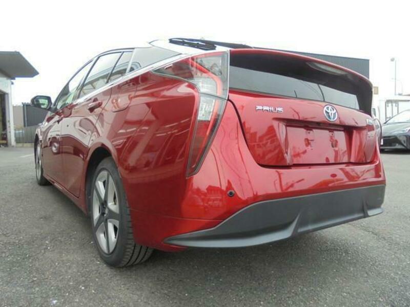 PRIUS-8