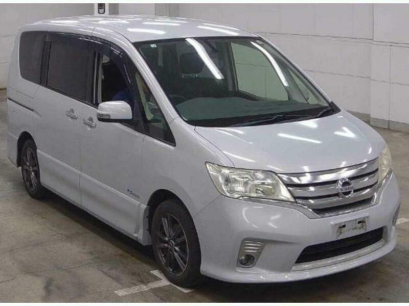 NISSAN　SERENA