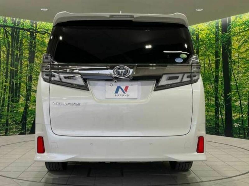 VELLFIRE-15