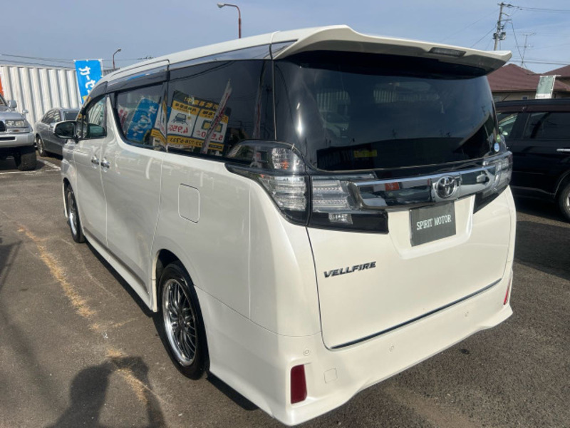 VELLFIRE-13