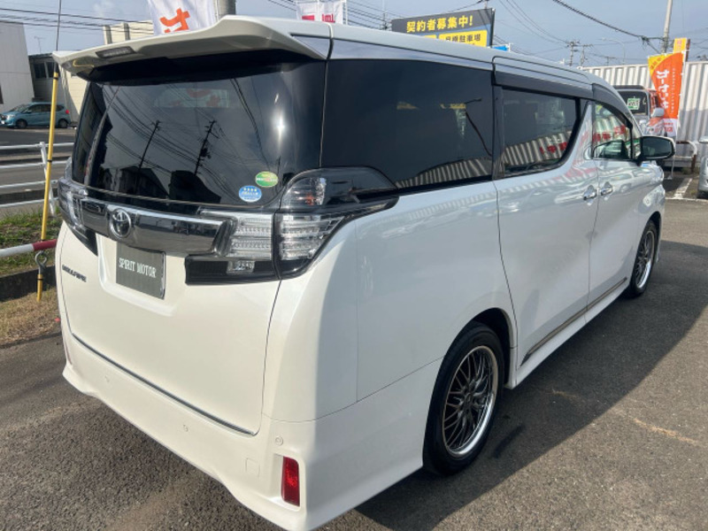 VELLFIRE-1